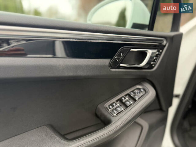 Білий Порше Масан, об'ємом двигуна 3 л та пробігом 141 тис. км за 21500 $, фото 28 на Automoto.ua