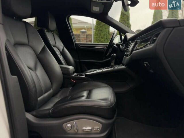 Белый Порше Масан, объемом двигателя 3 л и пробегом 141 тыс. км за 22000 $, фото 20 на Automoto.ua