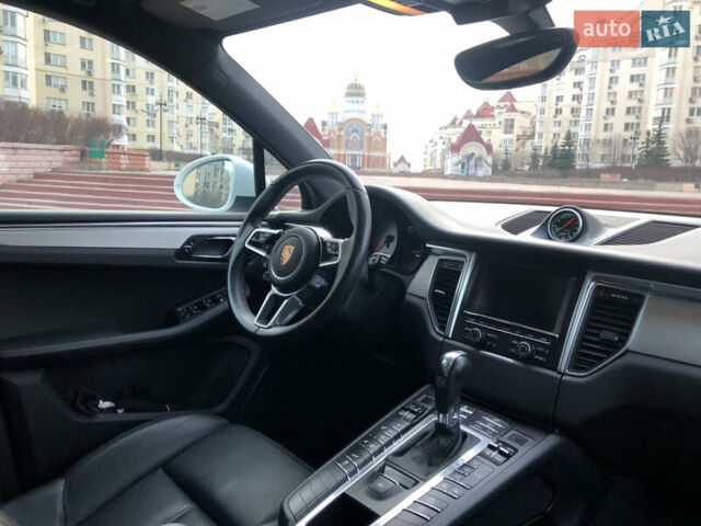 Белый Порше Масан, объемом двигателя 3 л и пробегом 140 тыс. км за 24500 $, фото 3 на Automoto.ua