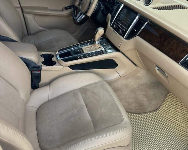 Белый Порше Масан, объемом двигателя 3 л и пробегом 140 тыс. км за 27777 $, фото 6 на Automoto.ua