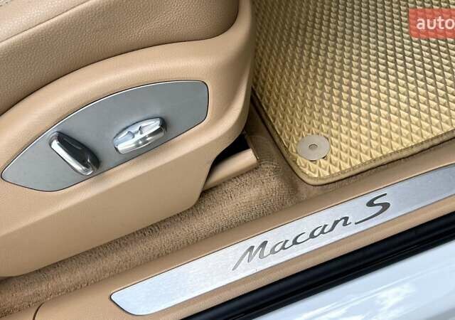 Белый Порше Масан, объемом двигателя 3 л и пробегом 260 тыс. км за 28999 $, фото 31 на Automoto.ua