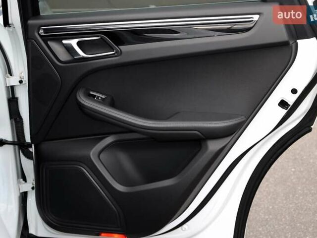 Белый Порше Масан, объемом двигателя 3 л и пробегом 128 тыс. км за 22999 $, фото 29 на Automoto.ua