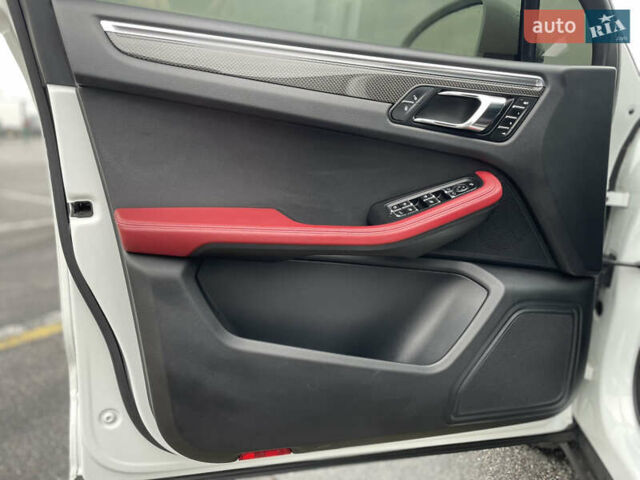 Белый Порше Масан, объемом двигателя 3 л и пробегом 156 тыс. км за 26000 $, фото 9 на Automoto.ua