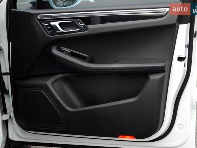 Белый Порше Масан, объемом двигателя 3 л и пробегом 128 тыс. км за 22999 $, фото 32 на Automoto.ua