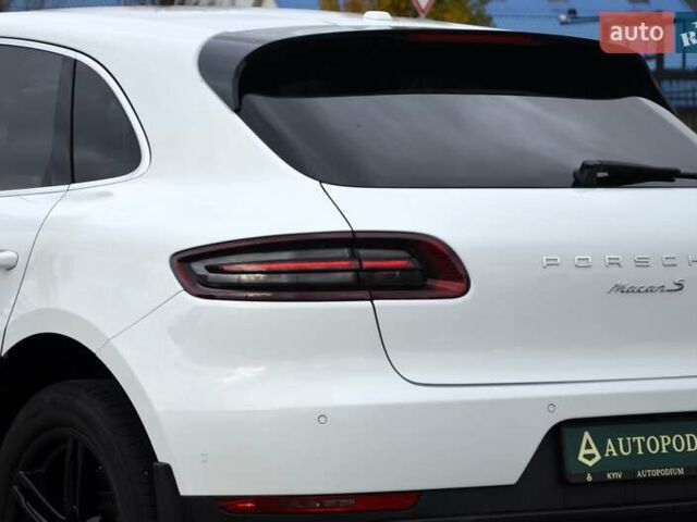 Белый Порше Масан, объемом двигателя 3 л и пробегом 128 тыс. км за 22999 $, фото 6 на Automoto.ua