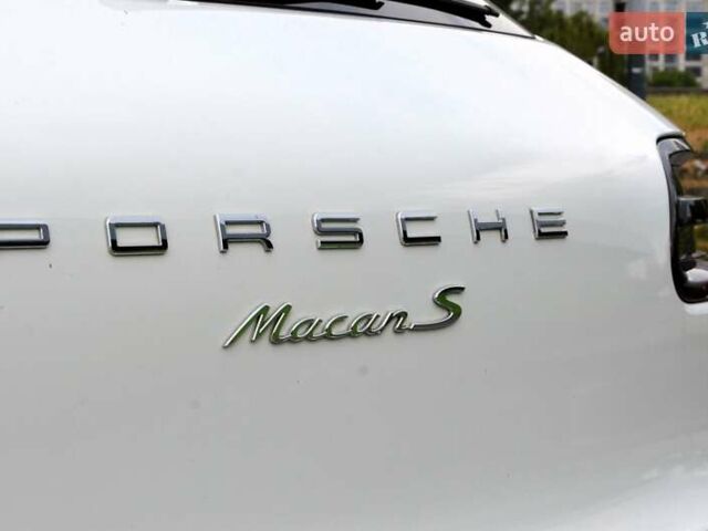 Порше Масан 2015 в Киеве на Automoto.ua Белый Порше Масан, объемом двигателя 3 л и пробегом 128 тыс. км за 22999 $, фото 19 на Automoto.ua