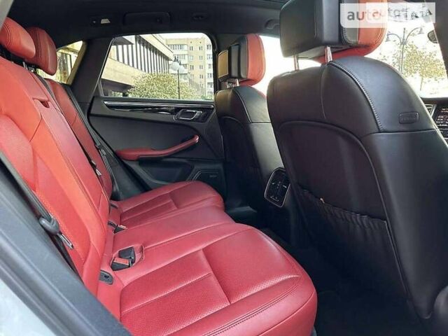 Белый Порше Масан, объемом двигателя 3 л и пробегом 124 тыс. км за 28000 $, фото 5 на Automoto.ua