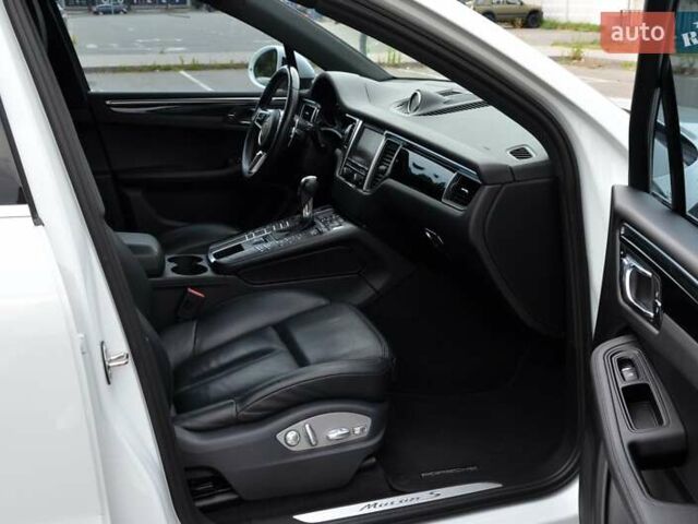 Порше Масан 2015 в Киеве на Automoto.ua Белый Порше Масан, объемом двигателя 3 л и пробегом 128 тыс. км за 22999 $, фото 34 на Automoto.ua
