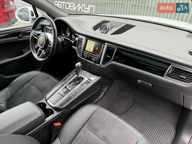 Белый Порше Масан, объемом двигателя 3 л и пробегом 149 тыс. км за 29500 $, фото 23 на Automoto.ua