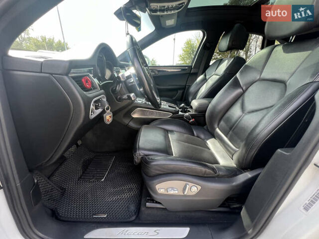 Белый Порше Масан, объемом двигателя 3 л и пробегом 159 тыс. км за 25500 $, фото 29 на Automoto.ua