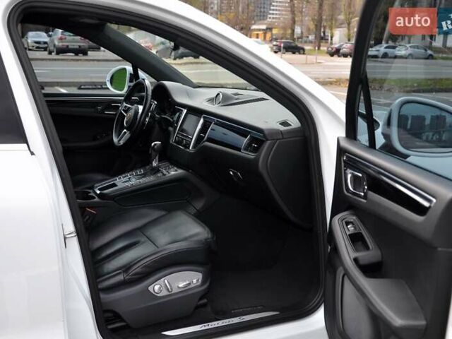 Белый Порше Масан, объемом двигателя 3 л и пробегом 128 тыс. км за 21999 $, фото 33 на Automoto.ua