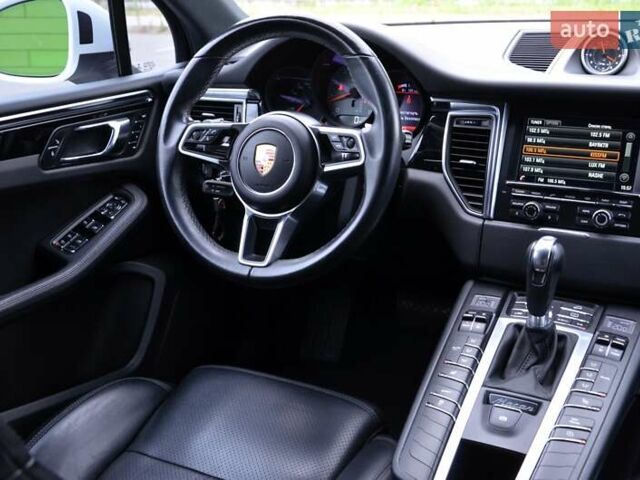 Порше Масан 2015 в Киеве на Automoto.ua Белый Порше Масан, объемом двигателя 3 л и пробегом 128 тыс. км за 22999 $, фото 40 на Automoto.ua