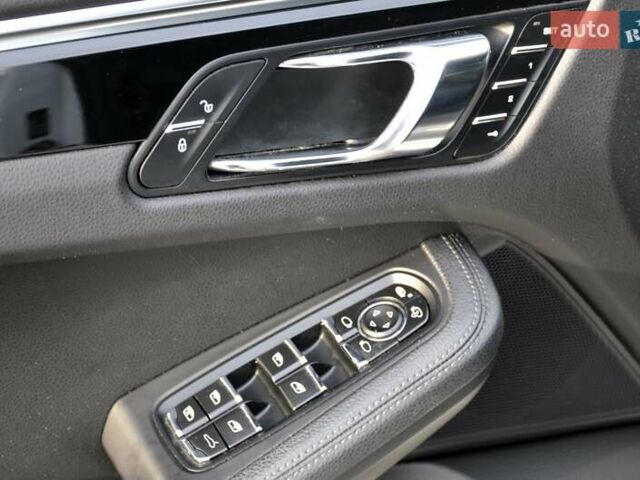 Белый Порше Масан, объемом двигателя 3 л и пробегом 128 тыс. км за 22999 $, фото 20 на Automoto.ua