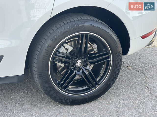 Белый Порше Масан, объемом двигателя 3 л и пробегом 159 тыс. км за 25500 $, фото 31 на Automoto.ua