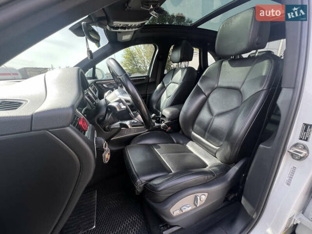 Белый Порше Масан, объемом двигателя 3 л и пробегом 159 тыс. км за 25500 $, фото 28 на Automoto.ua