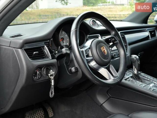 Порше Масан 2015 в Киеве на Automoto.ua Белый Порше Масан, объемом двигателя 3 л и пробегом 128 тыс. км за 22999 $, фото 24 на Automoto.ua