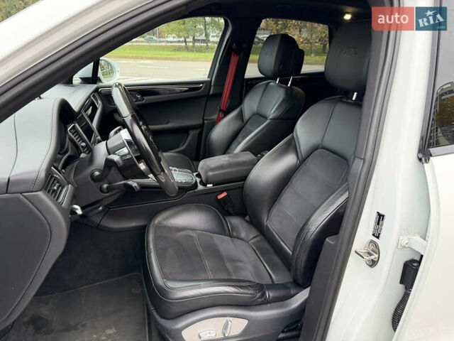 Порше Масан 2016 в Киеве на Automoto.ua Белый Порше Масан, объемом двигателя 3 л и пробегом 92 тыс. км за 31000 $, фото 10 на Automoto.ua