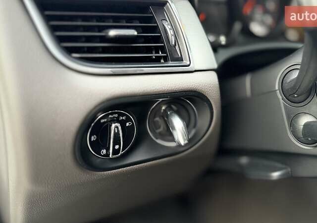 Белый Порше Масан, объемом двигателя 3 л и пробегом 101 тыс. км за 36900 $, фото 26 на Automoto.ua