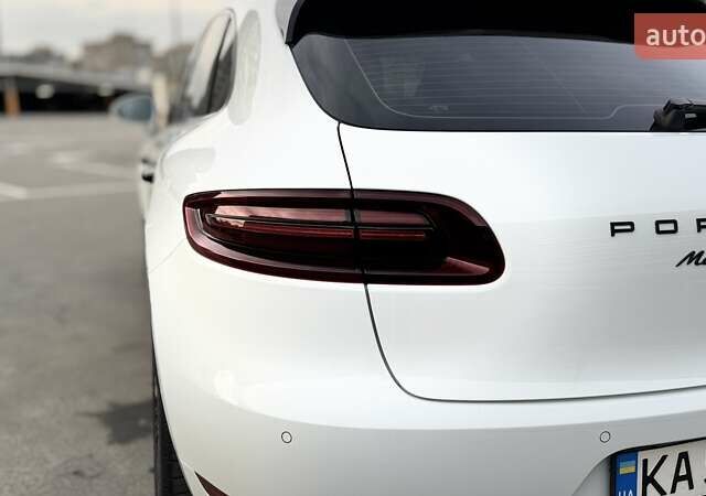 Белый Порше Масан, объемом двигателя 3 л и пробегом 101 тыс. км за 36900 $, фото 16 на Automoto.ua