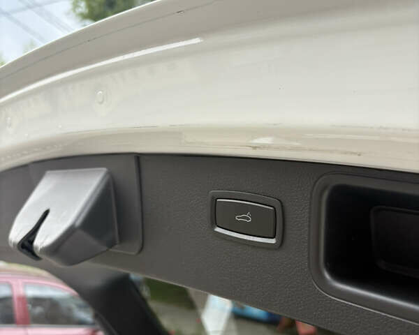 Белый Порше Масан, объемом двигателя 1.98 л и пробегом 162 тыс. км за 22399 $, фото 10 на Automoto.ua