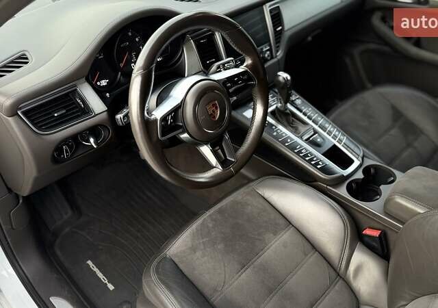 Белый Порше Масан, объемом двигателя 3 л и пробегом 101 тыс. км за 36900 $, фото 27 на Automoto.ua