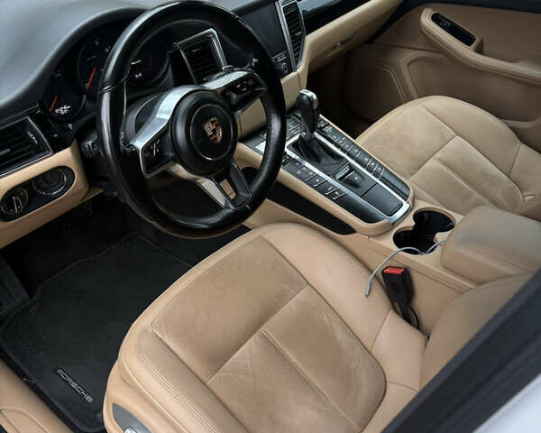 Белый Порше Масан, объемом двигателя 1.98 л и пробегом 162 тыс. км за 22399 $, фото 2 на Automoto.ua
