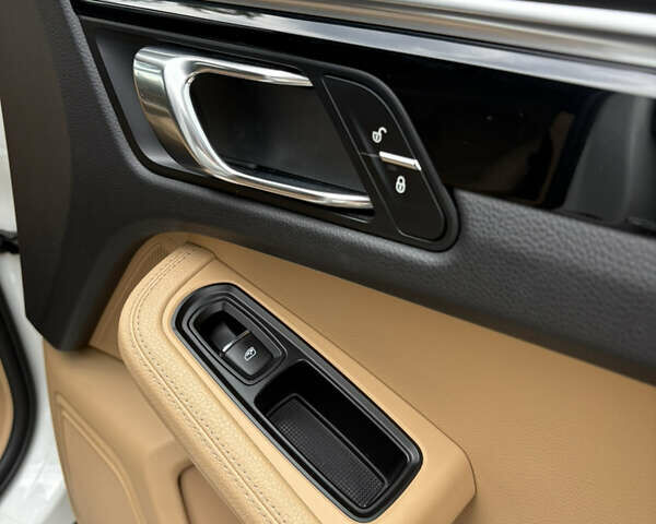 Белый Порше Масан, объемом двигателя 1.98 л и пробегом 162 тыс. км за 22399 $, фото 5 на Automoto.ua