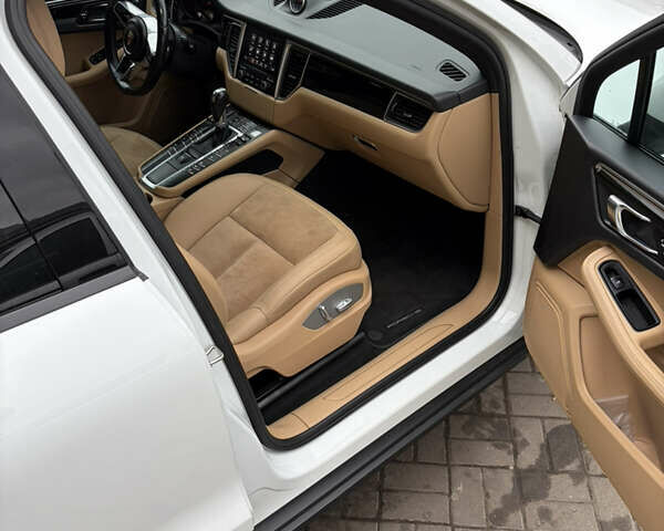 Белый Порше Масан, объемом двигателя 1.98 л и пробегом 169 тыс. км за 22000 $, фото 7 на Automoto.ua