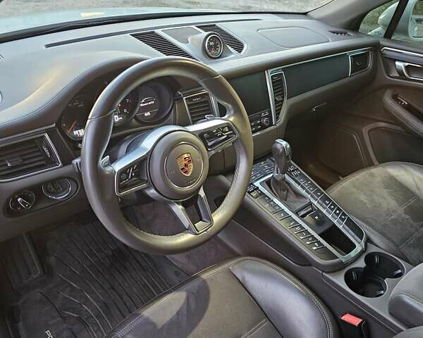 Белый Порше Масан, объемом двигателя 3 л и пробегом 70 тыс. км за 38000 $, фото 6 на Automoto.ua