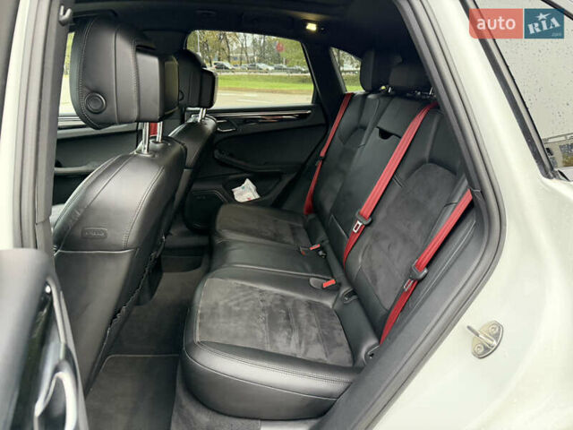 Порше Масан 2016 в Киеве на Automoto.ua Белый Порше Масан, объемом двигателя 3 л и пробегом 92 тыс. км за 31000 $, фото 13 на Automoto.ua