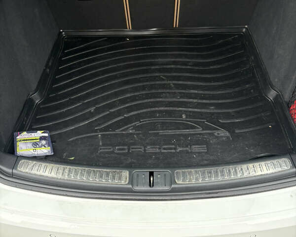 Белый Порше Масан, объемом двигателя 1.98 л и пробегом 162 тыс. км за 22399 $, фото 11 на Automoto.ua