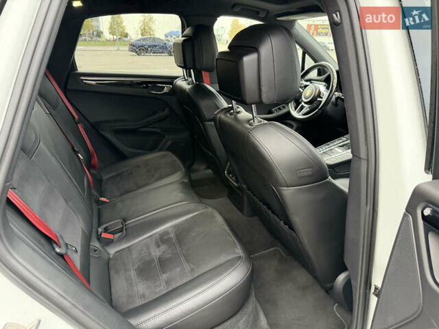 Порше Масан 2016 в Киеве на Automoto.ua Белый Порше Масан, объемом двигателя 3 л и пробегом 92 тыс. км за 31000 $, фото 14 на Automoto.ua