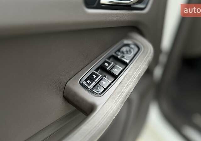 Белый Порше Масан, объемом двигателя 3 л и пробегом 101 тыс. км за 36900 $, фото 24 на Automoto.ua