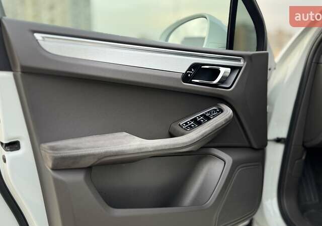 Белый Порше Масан, объемом двигателя 3 л и пробегом 101 тыс. км за 36900 $, фото 23 на Automoto.ua