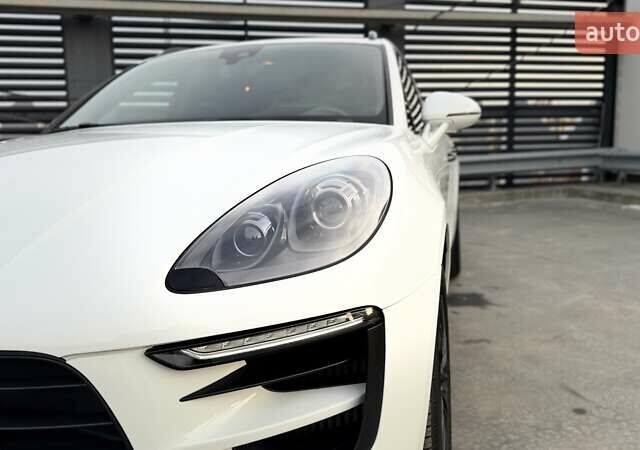Белый Порше Масан, объемом двигателя 3 л и пробегом 101 тыс. км за 36900 $, фото 7 на Automoto.ua