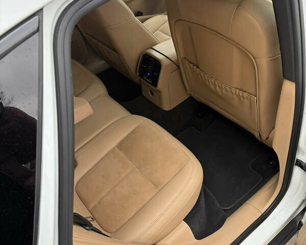 Белый Порше Масан, объемом двигателя 1.98 л и пробегом 169 тыс. км за 22000 $, фото 5 на Automoto.ua