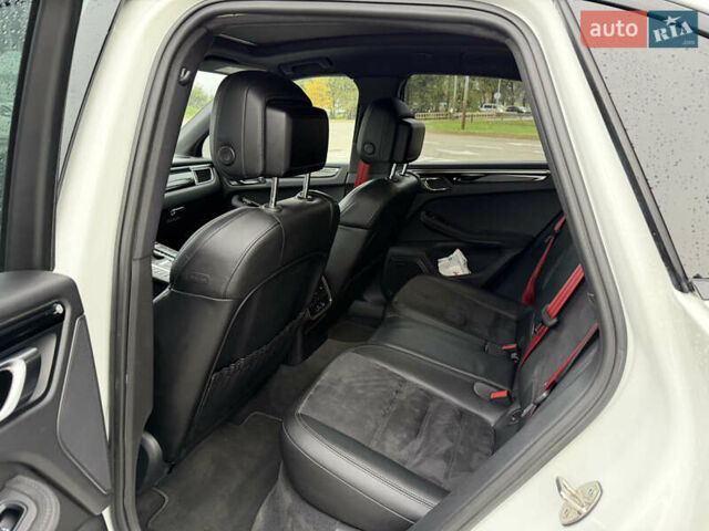 Порше Масан 2016 в Киеве на Automoto.ua Белый Порше Масан, объемом двигателя 3 л и пробегом 92 тыс. км за 31000 $, фото 12 на Automoto.ua