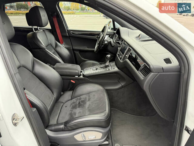 Порше Масан 2016 в Киеве на Automoto.ua Белый Порше Масан, объемом двигателя 3 л и пробегом 92 тыс. км за 31000 $, фото 17 на Automoto.ua