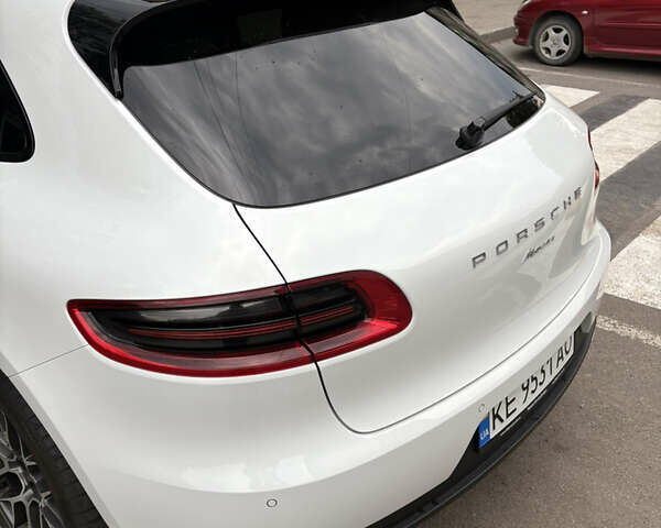 Белый Порше Масан, объемом двигателя 1.98 л и пробегом 162 тыс. км за 22399 $, фото 7 на Automoto.ua