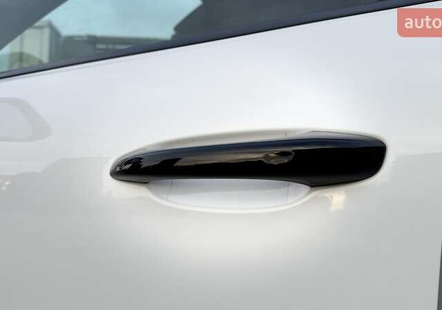 Белый Порше Масан, объемом двигателя 3 л и пробегом 101 тыс. км за 36900 $, фото 12 на Automoto.ua