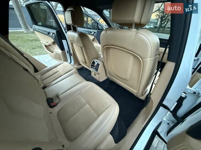 Белый Порше Масан, объемом двигателя 1.98 л и пробегом 134 тыс. км за 38900 $, фото 52 на Automoto.ua