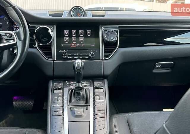 Порше Масан 2017 в Киеве на Automoto.ua Белый Порше Масан, объемом двигателя 1.98 л и пробегом 62 тыс. км за 31999 $, фото 15 на Automoto.ua