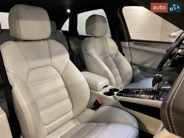 Белый Порше Масан, объемом двигателя 3 л и пробегом 36 тыс. км за 52500 $, фото 46 на Automoto.ua