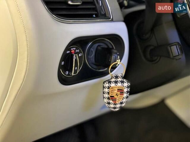 Белый Порше Масан, объемом двигателя 3 л и пробегом 36 тыс. км за 52500 $, фото 43 на Automoto.ua