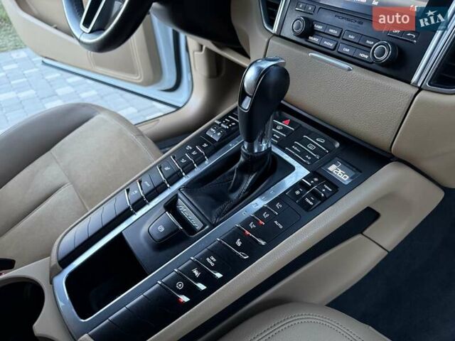 Белый Порше Масан, объемом двигателя 1.98 л и пробегом 134 тыс. км за 38900 $, фото 74 на Automoto.ua