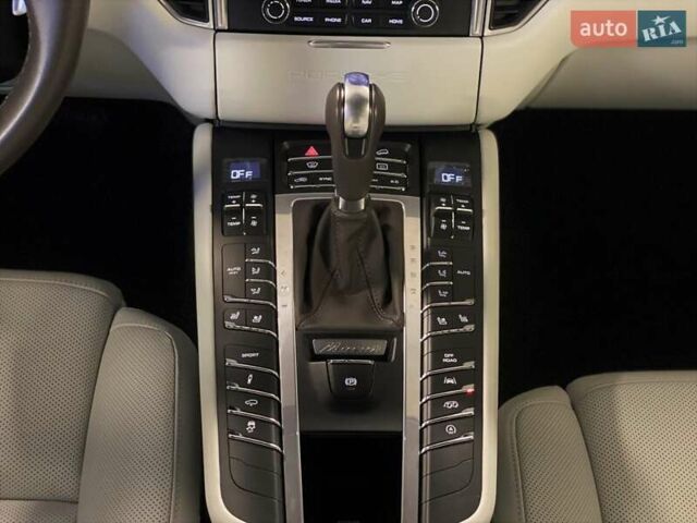 Белый Порше Масан, объемом двигателя 3 л и пробегом 36 тыс. км за 52500 $, фото 44 на Automoto.ua