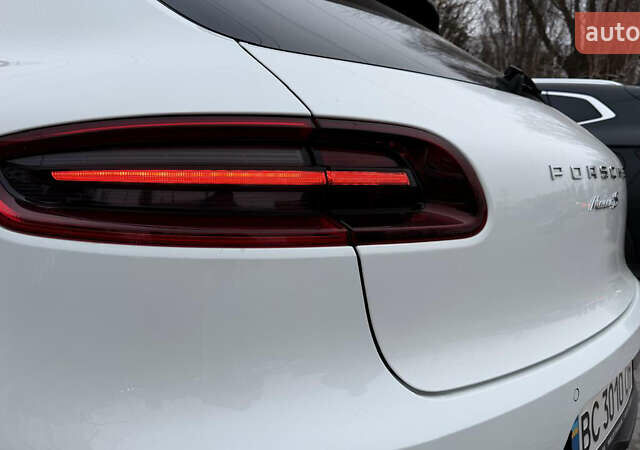 Белый Порше Масан, объемом двигателя 2.99 л и пробегом 47 тыс. км за 29500 $, фото 2 на Automoto.ua