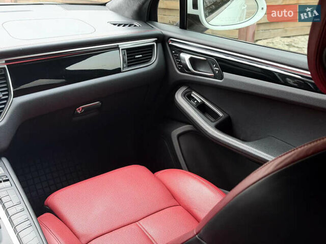 Белый Порше Масан, объемом двигателя 2.99 л и пробегом 47 тыс. км за 29500 $, фото 29 на Automoto.ua