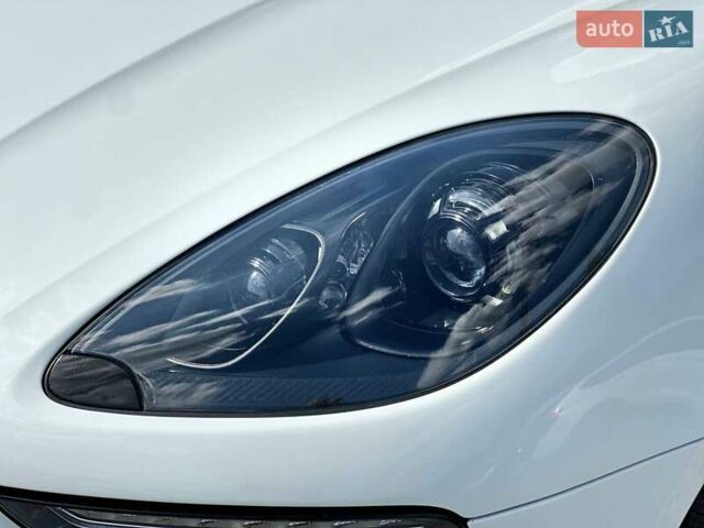 Порше Масан 2017 в Киеве на Automoto.ua Белый Порше Масан, объемом двигателя 1.98 л и пробегом 62 тыс. км за 31999 $, фото 9 на Automoto.ua