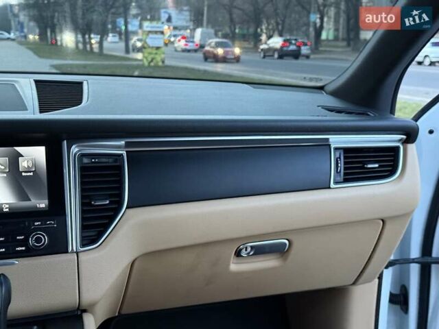 Белый Порше Масан, объемом двигателя 1.98 л и пробегом 134 тыс. км за 38900 $, фото 51 на Automoto.ua